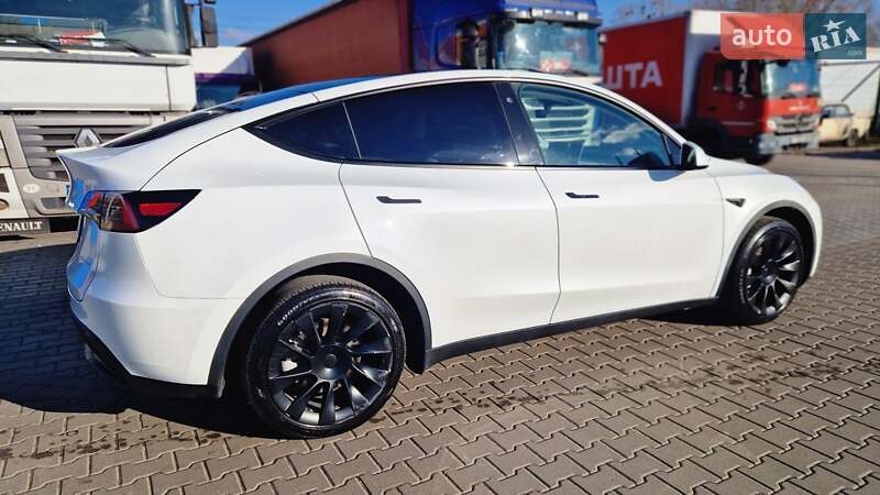 Позашляховик / Кросовер Tesla Model Y 2022 в Києві фото 16 Позашляховик / Кросовер Tesla Model Y 2022 в Києві