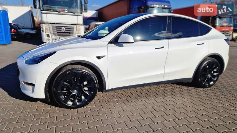 Позашляховик / Кросовер Tesla Model Y 2022 в Києві фото 24 Позашляховик / Кросовер Tesla Model Y 2022 в Києві