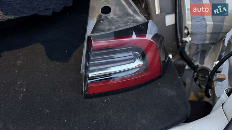 Внедорожник / Кроссовер Tesla Model Y 2024 в Луцке фото 27 Внедорожник / Кроссовер Tesla Model Y 2024 в Луцке