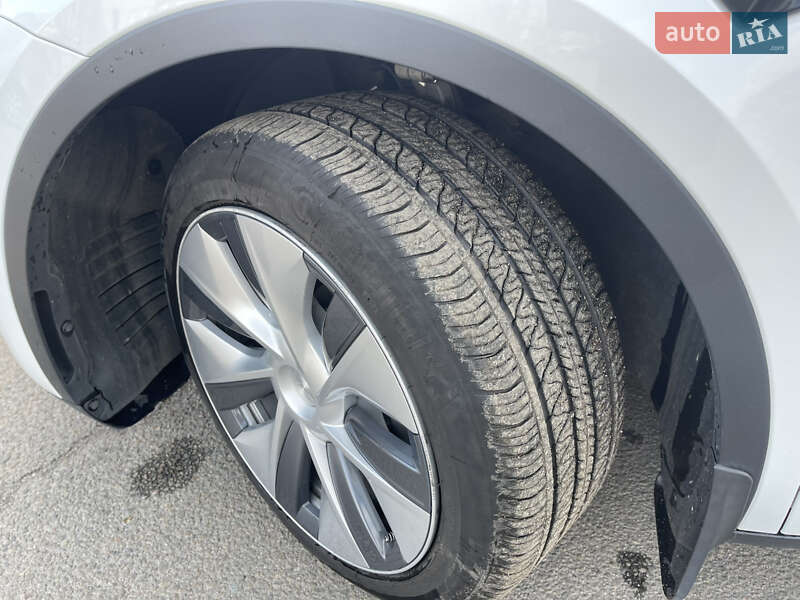 Позашляховик / Кросовер Tesla Model Y 2023 в Дніпрі фото 12 Позашляховик / Кросовер Tesla Model Y 2023 в Дніпрі