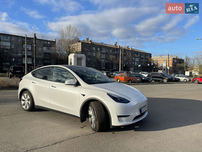 Позашляховик / Кросовер Tesla Model Y 2023 в Дніпрі фото 3 Позашляховик / Кросовер Tesla Model Y 2023 в Дніпрі