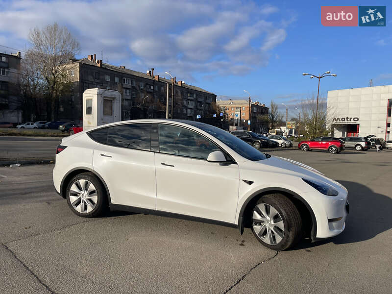 Позашляховик / Кросовер Tesla Model Y 2023 в Дніпрі фото 6 Позашляховик / Кросовер Tesla Model Y 2023 в Дніпрі