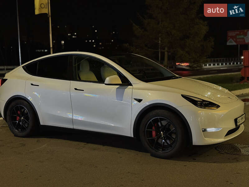 Внедорожник / Кроссовер Tesla Model Y 2021 в Киеве