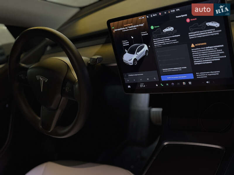 Внедорожник / Кроссовер Tesla Model Y 2021 в Киеве