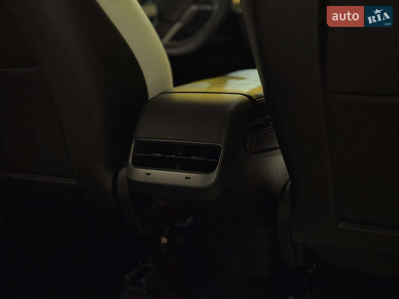 Внедорожник / Кроссовер Tesla Model Y 2021 в Киеве