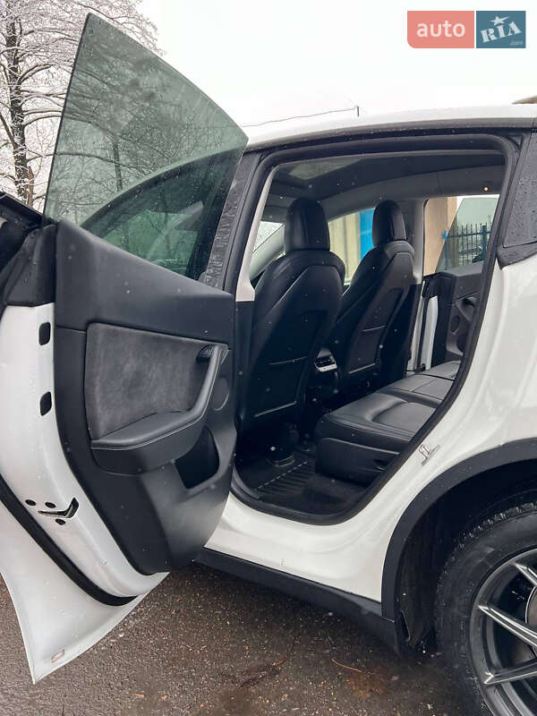 Внедорожник / Кроссовер Tesla Model Y 2021 в Тернополе фото 25 Внедорожник / Кроссовер Tesla Model Y 2021 в Тернополе