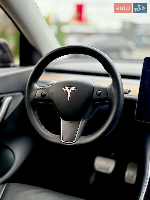 Позашляховик / Кросовер Tesla Model Y 2020 в Харкові