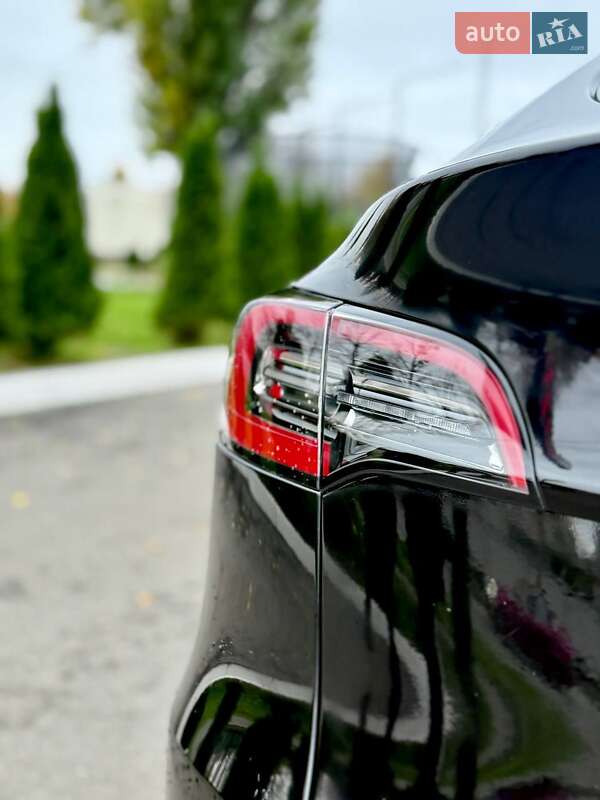 Позашляховик / Кросовер Tesla Model Y 2020 в Харкові