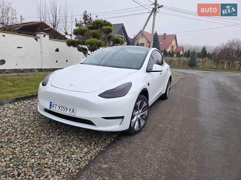 Внедорожник / Кроссовер Tesla Model Y 2023 в Ивано-Франковске