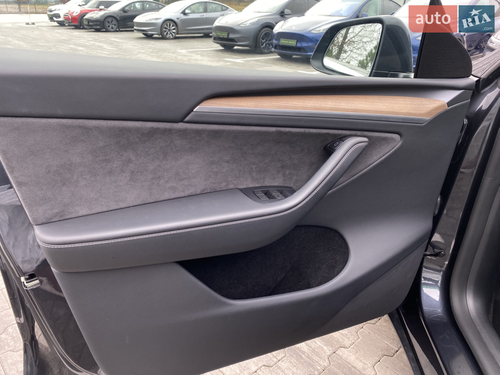 2024 Tesla Model Y - мініатюра 8