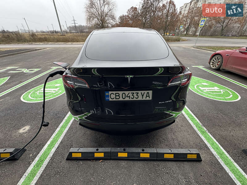 Внедорожник / Кроссовер Tesla Model Y 2023 в Киеве