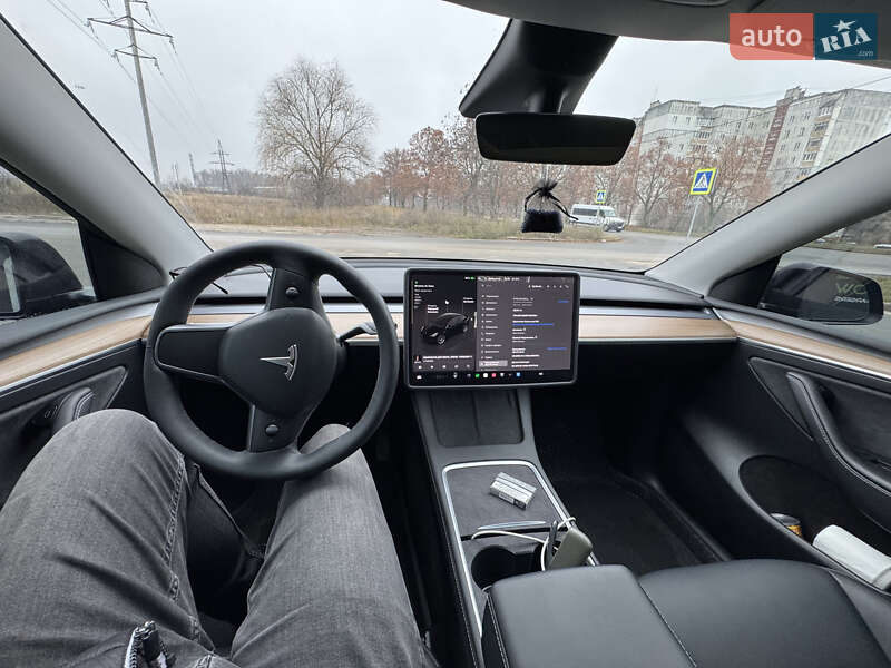 Внедорожник / Кроссовер Tesla Model Y 2023 в Киеве