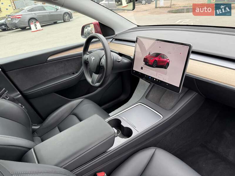 Позашляховик / Кросовер Tesla Model Y 2024 в Києві фото 31 Позашляховик / Кросовер Tesla Model Y 2024 в Києві