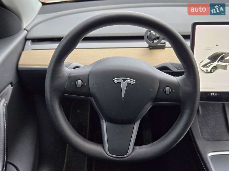 Внедорожник / Кроссовер Tesla Model Y 2022 в Киеве