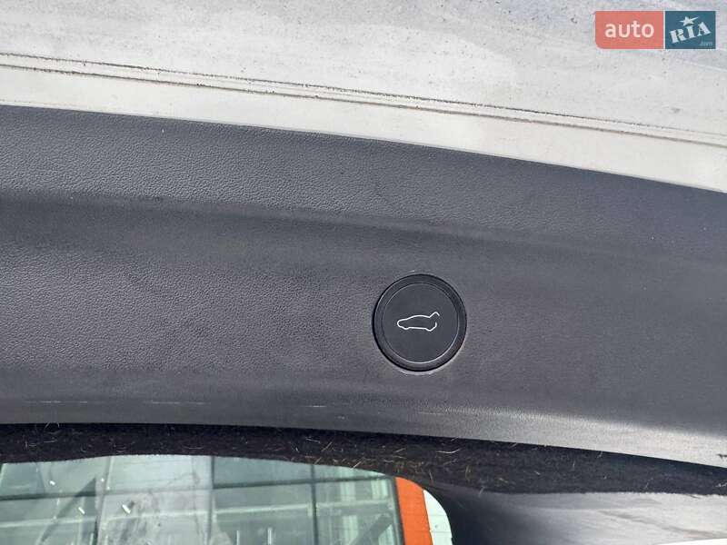 Позашляховик / Кросовер Tesla Model Y 2020 в Львові