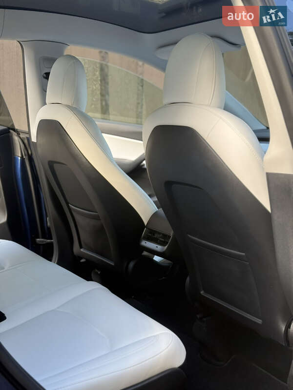 Позашляховик / Кросовер Tesla Model Y 2021 в Харкові фото 23 Позашляховик / Кросовер Tesla Model Y 2021 в Харкові