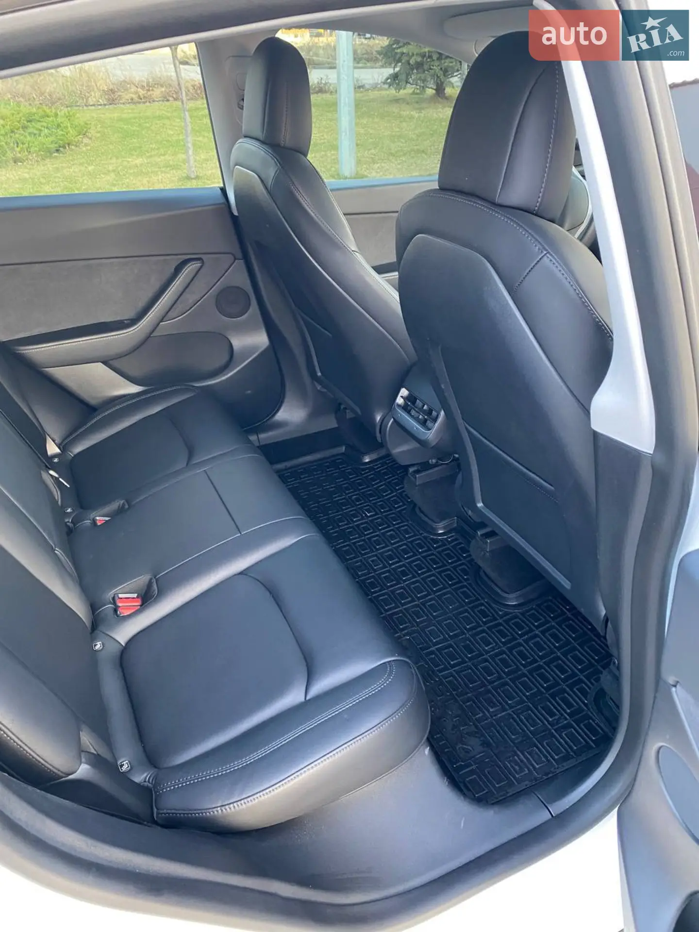 2021 Tesla Model Y - мініатюра 4