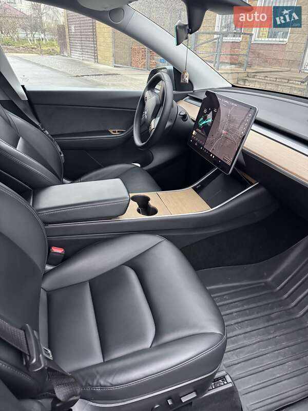 Позашляховик / Кросовер Tesla Model Y 2020 в Львові фото Позашляховик / Кросовер Tesla Model Y 2020 в Львові