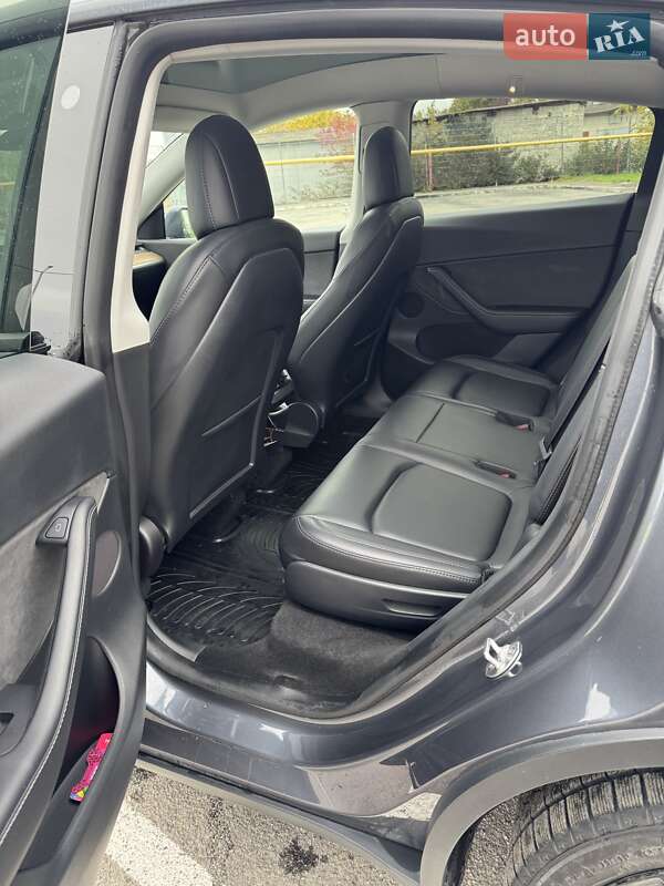 Позашляховик / Кросовер Tesla Model Y 2022 в Івано-Франківську