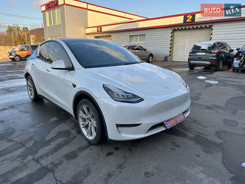 Tesla Model Y 2021