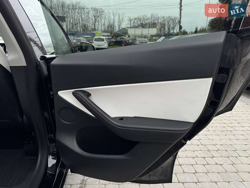 Внедорожник / Кроссовер Tesla Model Y 2022 в Виннице