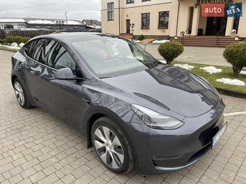 Позашляховик / Кросовер Tesla Model Y 2023 в Львові фото 8 Позашляховик / Кросовер Tesla Model Y 2023 в Львові
