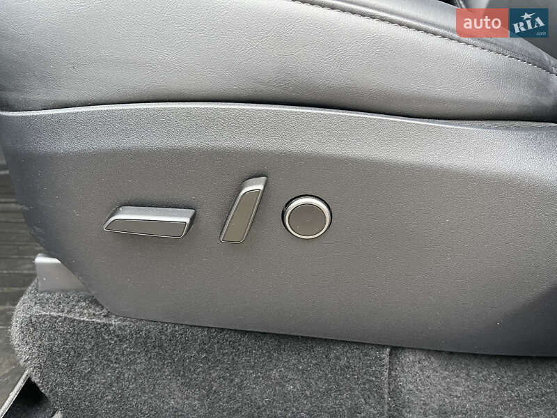 Позашляховик / Кросовер Tesla Model Y 2023 в Львові фото 20 Позашляховик / Кросовер Tesla Model Y 2023 в Львові