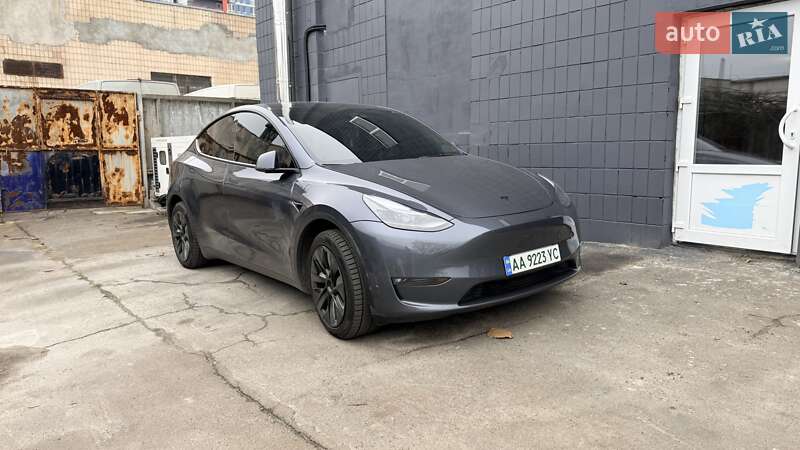 Позашляховик / Кросовер Tesla Model Y 2023 в Києві фото 2 Позашляховик / Кросовер Tesla Model Y 2023 в Києві