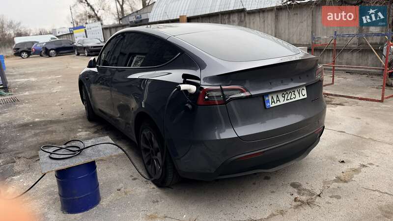 Позашляховик / Кросовер Tesla Model Y 2023 в Києві фото 5 Позашляховик / Кросовер Tesla Model Y 2023 в Києві