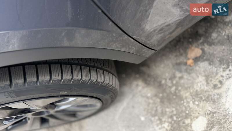 Позашляховик / Кросовер Tesla Model Y 2023 в Києві фото 9 Позашляховик / Кросовер Tesla Model Y 2023 в Києві