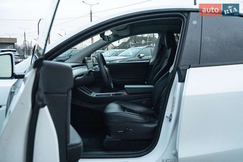 Внедорожник / Кроссовер Tesla Model Y 2021 в Черновцах