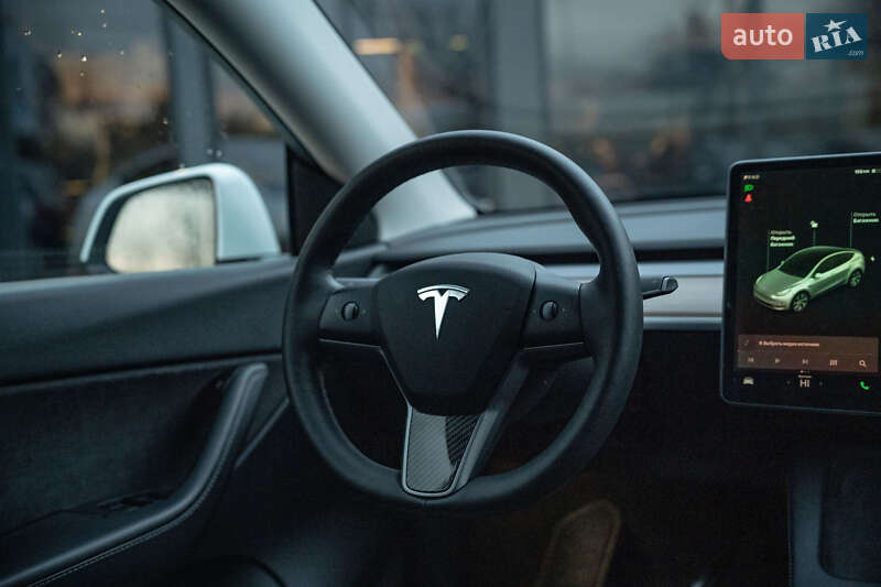 Внедорожник / Кроссовер Tesla Model Y 2021 в Черновцах