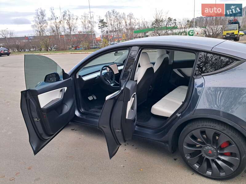 Внедорожник / Кроссовер Tesla Model Y 2020 в Буче