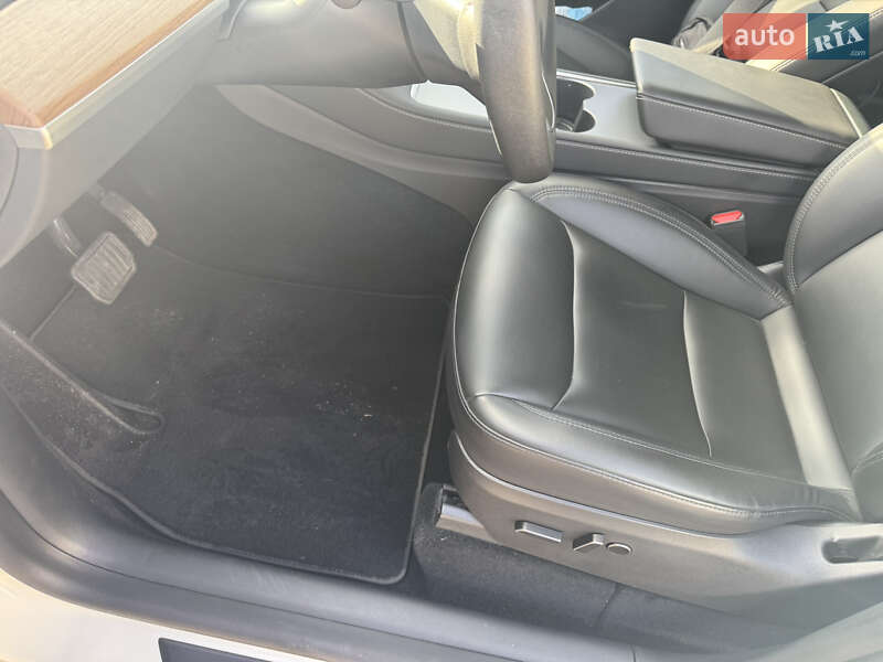 Внедорожник / Кроссовер Tesla Model Y 2023 в Киеве фото 16 Внедорожник / Кроссовер Tesla Model Y 2023 в Киеве