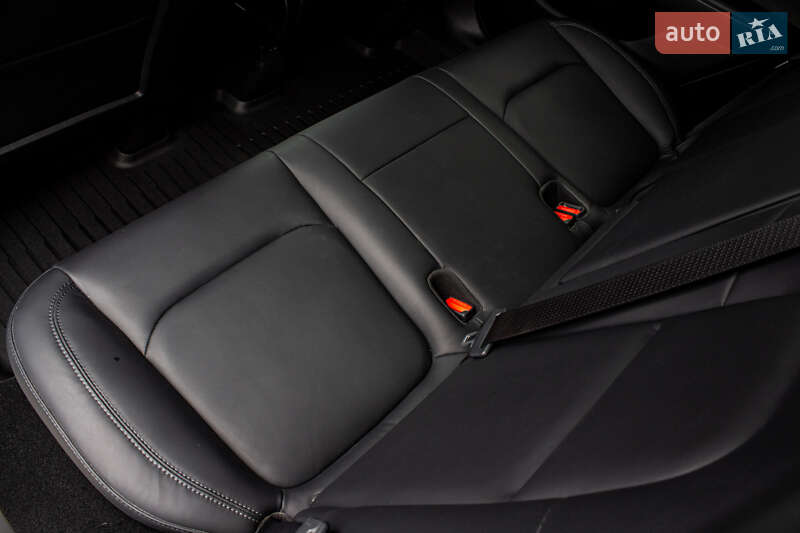 Позашляховик / Кросовер Tesla Model Y 2024 в Львові