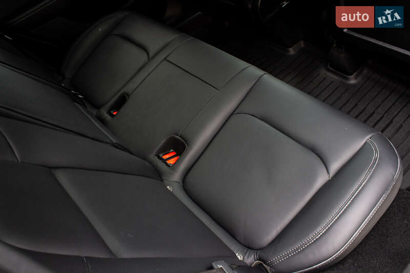 Позашляховик / Кросовер Tesla Model Y 2024 в Львові