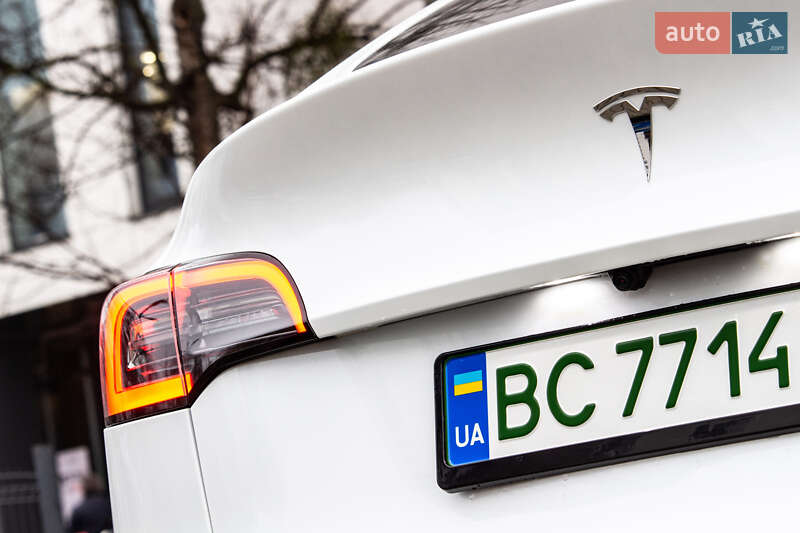 Позашляховик / Кросовер Tesla Model Y 2024 в Львові