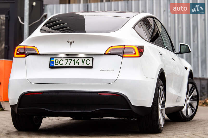 Позашляховик / Кросовер Tesla Model Y 2024 в Львові