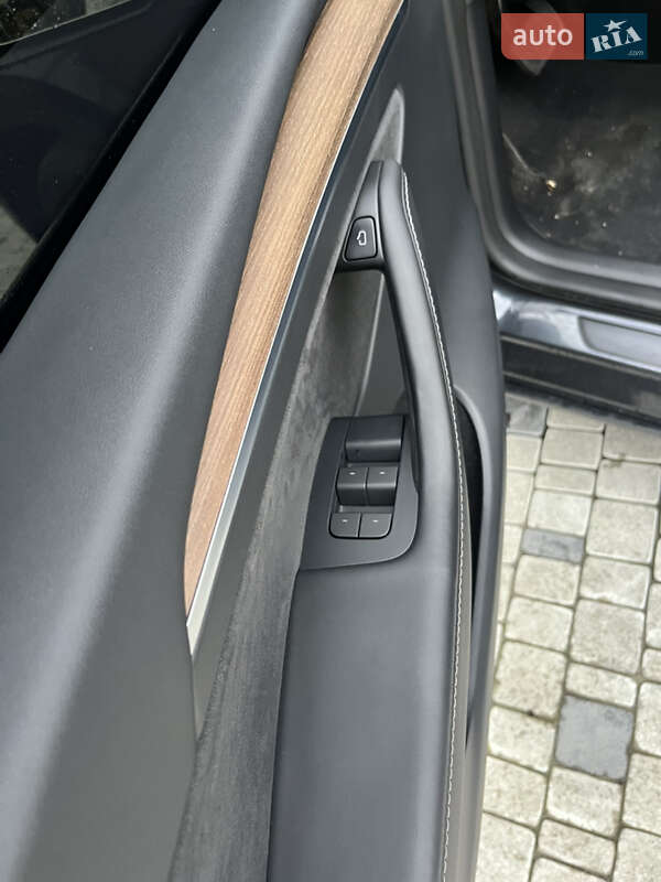 Внедорожник / Кроссовер Tesla Model Y 2024 в Львове