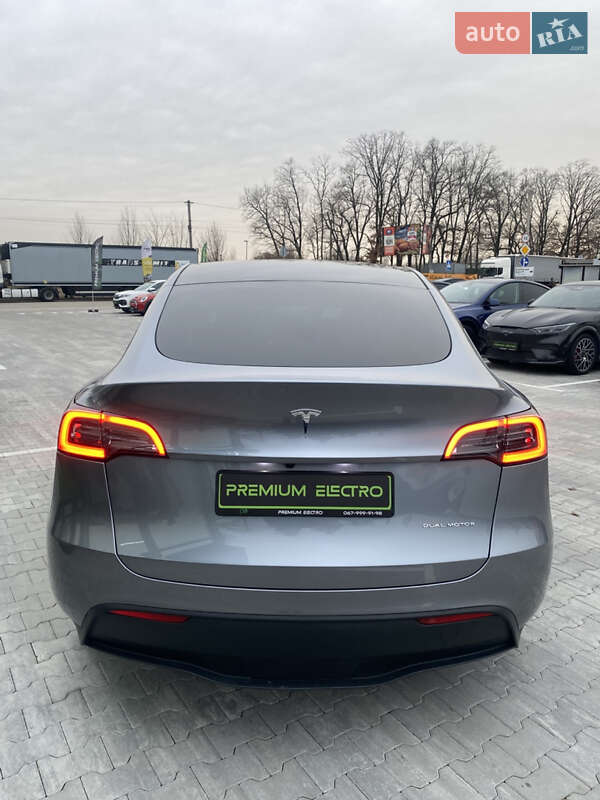 Внедорожник / Кроссовер Tesla Model Y 2025 в Киеве