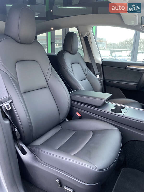 Внедорожник / Кроссовер Tesla Model Y 2025 в Киеве