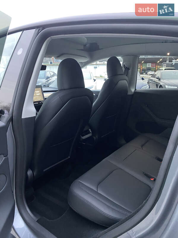 Внедорожник / Кроссовер Tesla Model Y 2025 в Киеве