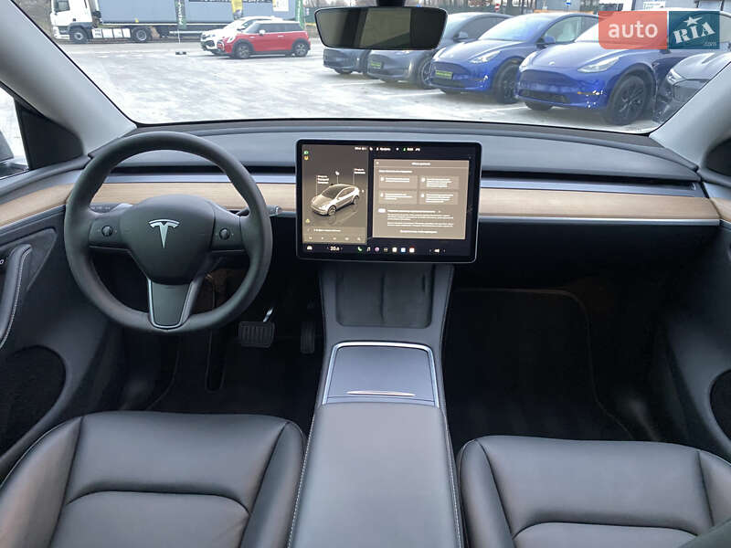 Внедорожник / Кроссовер Tesla Model Y 2025 в Киеве