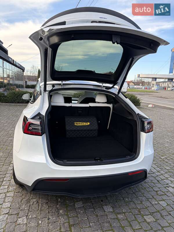 Внедорожник / Кроссовер Tesla Model Y 2023 в Ужгороде