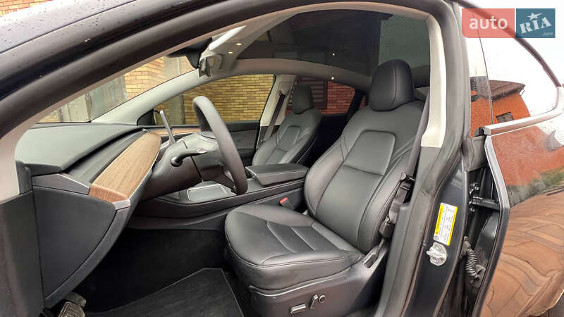 Внедорожник / Кроссовер Tesla Model Y 2024 в Луцке