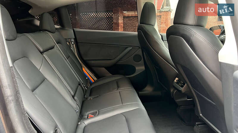 Внедорожник / Кроссовер Tesla Model Y 2024 в Луцке