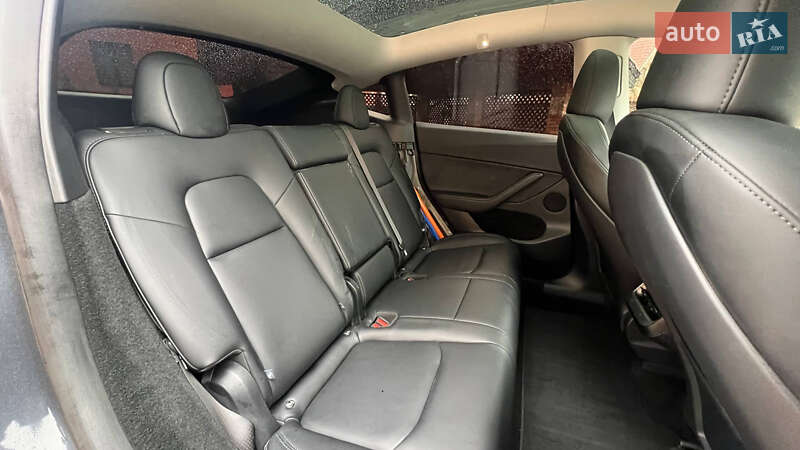 Внедорожник / Кроссовер Tesla Model Y 2024 в Луцке