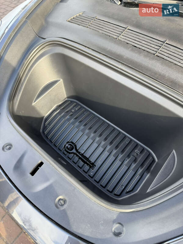 Внедорожник / Кроссовер Tesla Model Y 2022 в Хырове фото 28 Внедорожник / Кроссовер Tesla Model Y 2022 в Хырове