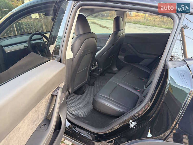 Внедорожник / Кроссовер Tesla Model Y 2023 в Днепре