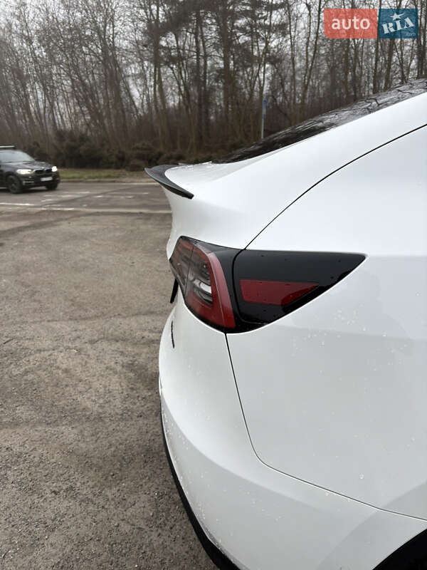 Позашляховик / Кросовер Tesla Model Y 2021 в Львові